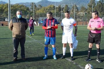 Los capitanes, antes del pitido inicial.