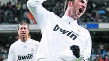 <b>UNA FOTOGRAFÍA MUY REPETIDA. </b>Higuaín grita un gol, el madridismo vibra. El 'Pipa' está en racha.