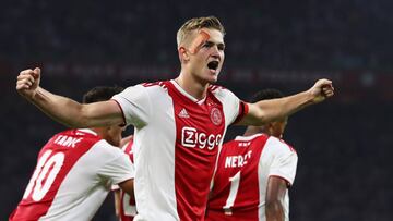 De Ligt celebrando su gol.