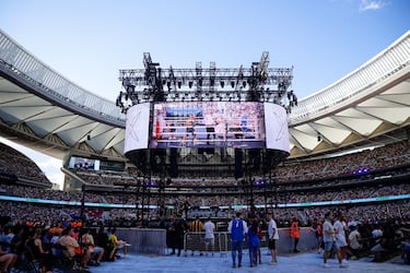 "La Velada del Año III" se celebró en el Estadio Metropolitano de Madrid. La Velada, organizada por Ibai Llanos, consiste en una serie de peleas de boxeo alternados con actuaciones musicales. 