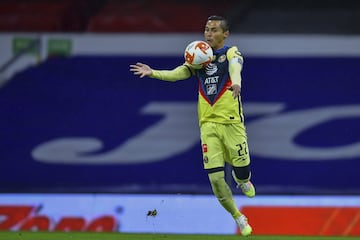 El veterano lateral no entró en los planes del Club América para disputar el Guardianes Clausura 2021. El jugador de 34 años no se pudo acomodar en otro equipo de la Liga MX. Suena para llegar a la MLS.