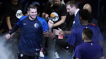 Luka Doncic, antes de un partido con Dallas Mavericks.