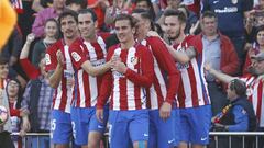 Los jugadores del Atl&eacute;tico, tras el gol de Koke al Sevilla.