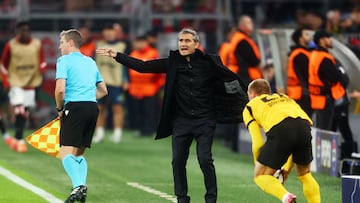 Soccer Football - UEFA Champions League - Borussia Dortmund v Athletic Bilbao - Signal Iduna Park, Dortmund, Germany - October 1, 2025 Athletic Bilbao coach Ernesto Valverde reacts REUTERS/Leon Kuegeler