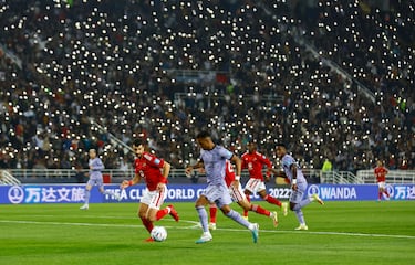 Rodrygo corriendo con el balón rumbo a la portería del conjunto egipcio.