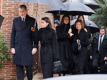 Los Reyes Felipe y Letizia, Sofía de Grecia,  Consorte de España, junto a sus nietas, la Princesa Leonor y la Infanta Sofía, llegan a la catedral Ortodoxa Griega de San Andrés y San Demetrio para asistir al responso por  Su Alteza Real la Princesa Doña Irene de Grecia.