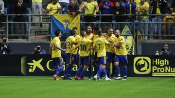 Fali y Álex ponen al Cádiz en velocidad de crucero