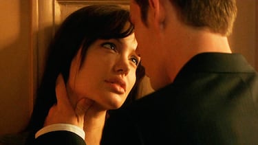 “The best on-screen kiss I ever had was Angelina Jolie. She was born to whittle men and to make them weak in the knees”