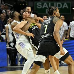 Impresentable ovación a Yabusele