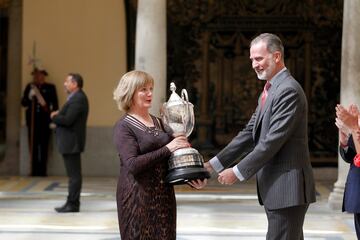 Premio Rey Felipe: Felipe VI entrega a Ángela Rodríguez, madre del golfista español Jon Rahm. Este galardón premia al deportista español que más se haya distinguido durante el año en su actuación deportiva, tanto a nivel nacional como internacional.