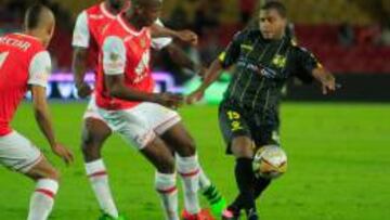 Jherson Córdoba (derecha) marcó en El Campín el mejor gol de la fecha 14.