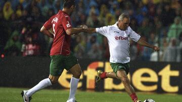 El equipo de Stoichkov vence al de viejas glorias por 4-1