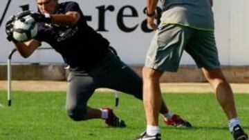 <b>SIN CABIDA. </b>Valentín Brasca continúa esperando su ocasión de poder debutar con el filial amarillo.