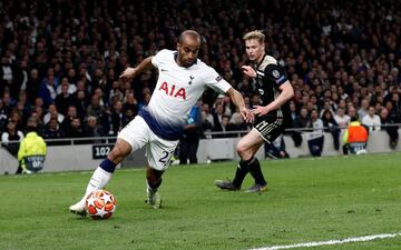 Tottenham, con Davinson Sánchez en la cancha, cayó en su casa ante Ajax en la semifinal de la Champions League. El gol de la victoria llegó a través de Van De Beek en el minuto 14.  
