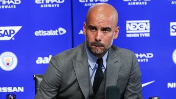 Guardiola en rueda de prensa en el Eythad Stadium.