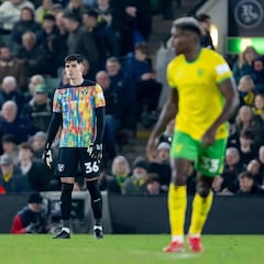 Golpe a Vicente Reyes en Inglaterra