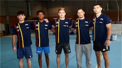 Pau Jiménez, Thierno Diallo, Joel Plata, Néstor Abad y Nicolau Mir, del equipo de la selección española, posan antes de los Mundiales de Gimnasia Artística.