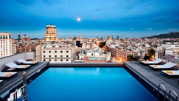 Reserva hoteles para el puente de agosto.