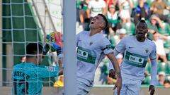 El calvario del chileno que juega en el peor equipo de Europa