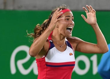 Monica Puig makes history with Puerto Rico's first gold medal
