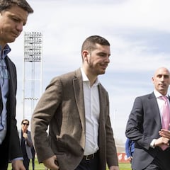 La FEF denunciará por fraude a LaLiga si fija el calendario