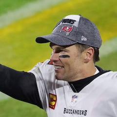 Who is the oldest quarterback to ever play in the NFL?