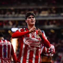 Chivas pinta el Clásico Nacional de rojo y blanco