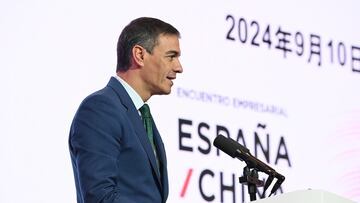 El presidente del Gobierno de España, Pedro Sánchez, interviene en el Encuentro Empresarial España-China, a 10 de septiembre de 2024, en Shanghái (China). Durante el encuentro el presidente del Gobierno de España ha destacado el crecimiento económico de España y su entorno empresarial "abierto y competitivo". Tras sus viajes por Mauritania, Gambia y Senegal por la crisis migratoria, el presidente del Gobierno, ha retomado su gira internacional con una visita a China, que se prolongará hasta el próximo jueves 12 de septiembre.
10 SEPTIEMBRE 2024;SHANGHÁI;SANCHEZ;CHINA
Pool Moncloa/Borja Puig de la Be
10/09/2024