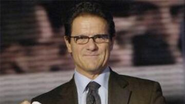 <b>UN EQUIPO.</b> El técnico italiano quiere que Inglaterra juegue más unido, como España.