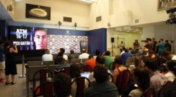 La presentación de Gaitán en el Calderón en imágenes