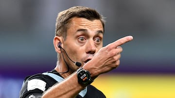 Soccer Football - FIFA World Cup Qatar 2022 - Group A - Ecuador v Senegal - Khalifa International Stadium, Doha, Qatar - November 29, 2022  Referee Clement Turpin reacts REUTERS/Jennifer Lorenzini