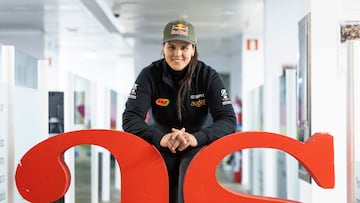 Laia Sanz visita la redacción de AS después de su Dakar con Ebro.