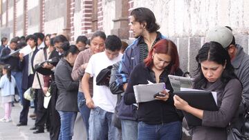 PUE00907140. Inicia la Tercera Feria del Empleo 2010 con la participación de 86 empresas que ofrecen mil 500 vacantes, en la explanada de la Casa de la Juventud de la ciudad de Puebla. 
NOTIMEX/FOTO/CARLOS PACHECO/CPP/HUM/