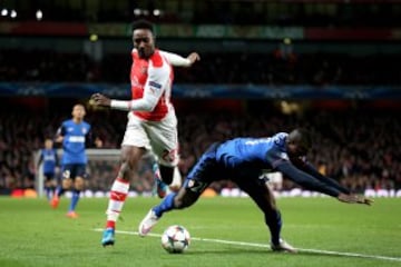 Danny Welbeck y Elderson Uwa Echiejile.