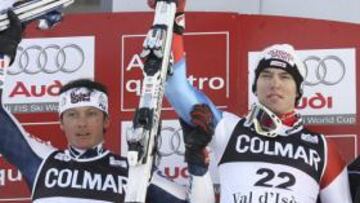 <b>ESQUÍ ALPINO </b>Carlo Janka, en el centro, junto con Massimiliano Blardone, a la izquierda, y Gauthier De Tessieres.