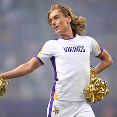 Controversial bathroom video of NFL cheerleaders goes viral