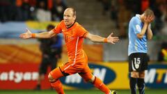 Arjen Robben celebra su gol ante Uruguay en la semifinal del Mundial.