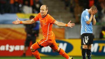 Arjen Robben celebra su gol ante Uruguay en la semifinal del Mundial.