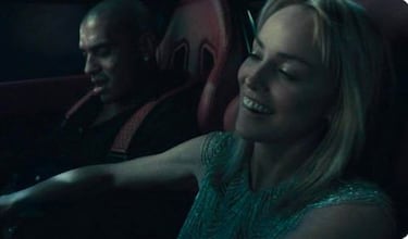 El exfutbolista británico Stan Collymore, conocido en España por su breve paso por el Real Oviedo, tuvo una incursión destacada en el cine de Hollywood con 'Instinto Básico 2: Adicción al riesgo' (2006) interpretando a Kevin Franks, una estrella del fútbol que es la pareja de la protagonista, Catherine Tramell (Sharon Stone).