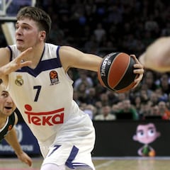 Thompkins congela Kaunas con tres triples consecutivos