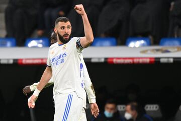 4-1. Karim Benzema celebra el cuarto gol.