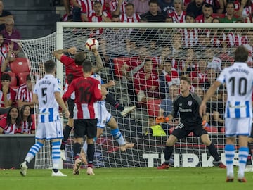In a move involving Iñigo Martínez and Sangalli, VAR awarded a penalty to Real Sociedad.