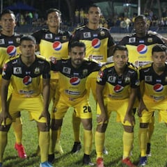 Dos ex Chivas se proclamaron campeones de liga en El Salvador