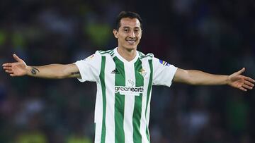 Guardado vería como un honor jugar con Ochoa en el Betis