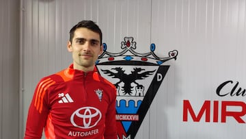 Ander Martín atendió a los medios informativos en la sala de prensa de Anduva.