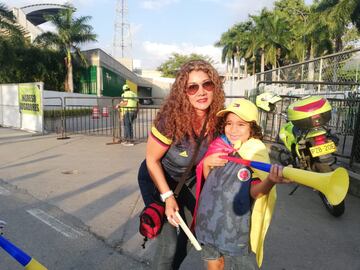 Los aficionados hacen presencia en el Alfonso López de Bucaramanga, previo al inicio de la fase final del Torneo Preolímpico 2020. Colombia, Brasil. Argentina y Uruguay por los dos cupos a Tokio. 