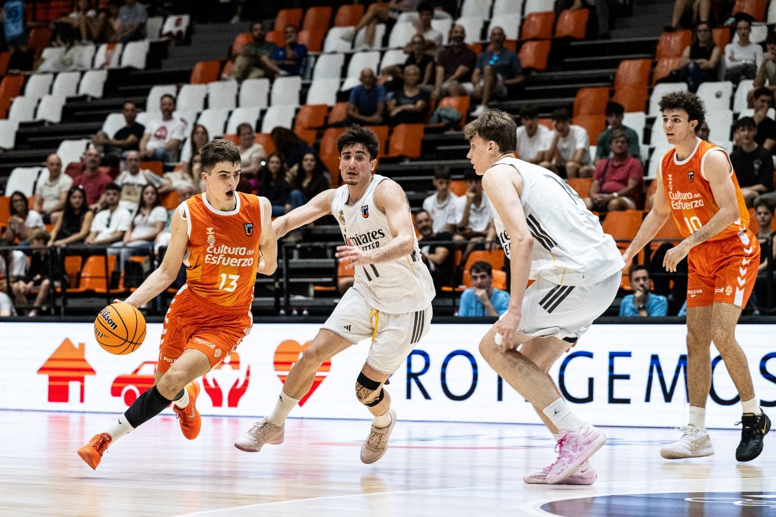 Primer agobio para el Real Madrid