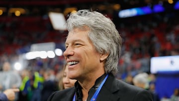 Notre Dame boast famous actors and singers among their loyal supporters. Let’s take a look at their celebrity fans.