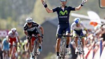 Alejandro Valverde celebra su victoria en el Muro de Huy.