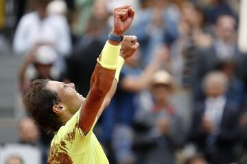 Rafael Nadal celebrando la victoria en Roland Garros 